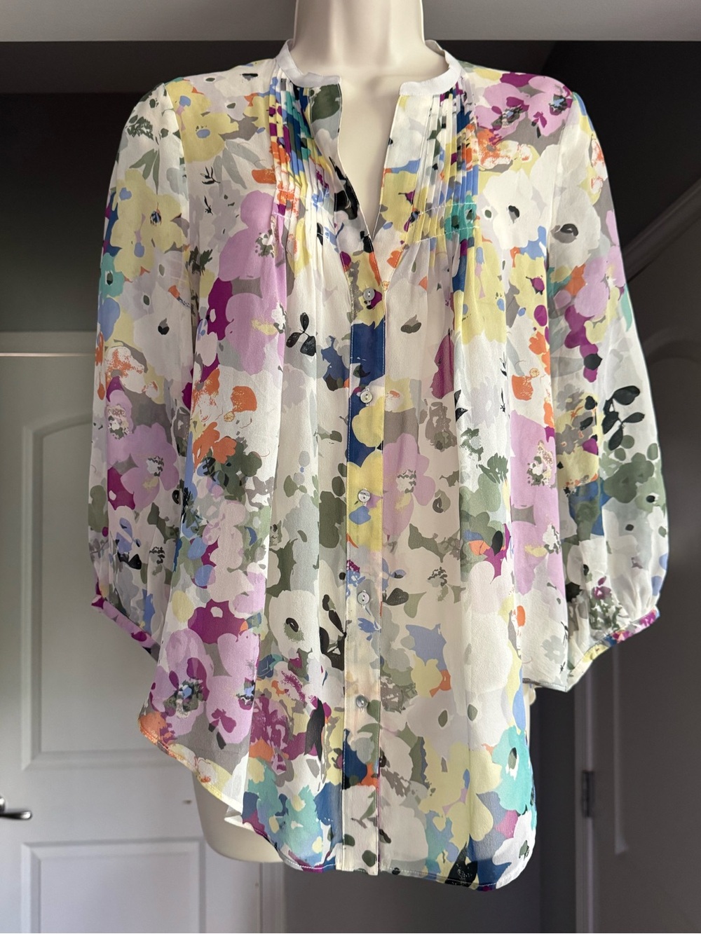 Anthro fei 100% Silk Watercolor Floral Button Front Blouse Size 6 Boho Career